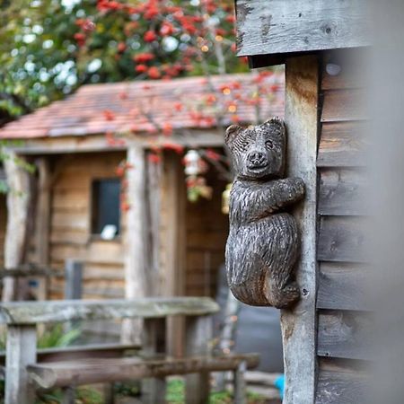 Charming 2-Bed Cabin In Sutton Coldfield Exterior photo