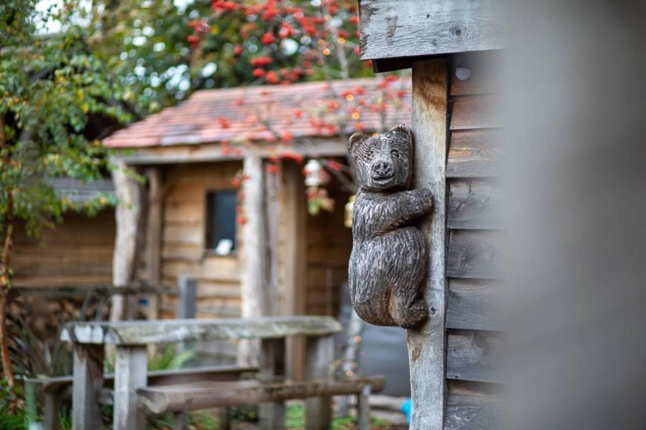 Charming 2-Bed Cabin In Sutton Coldfield Exterior photo