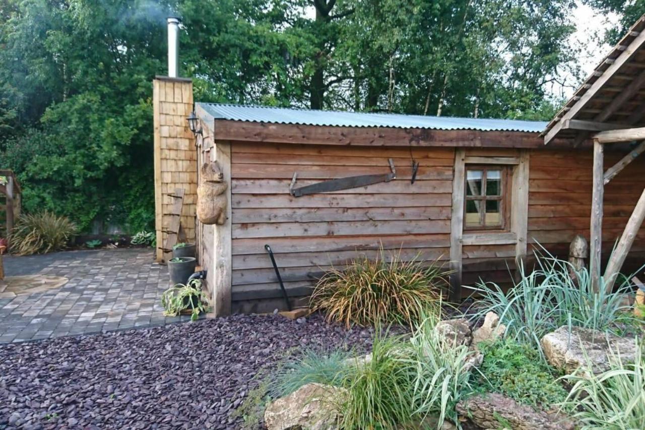 Charming 2-Bed Cabin In Sutton Coldfield Exterior photo