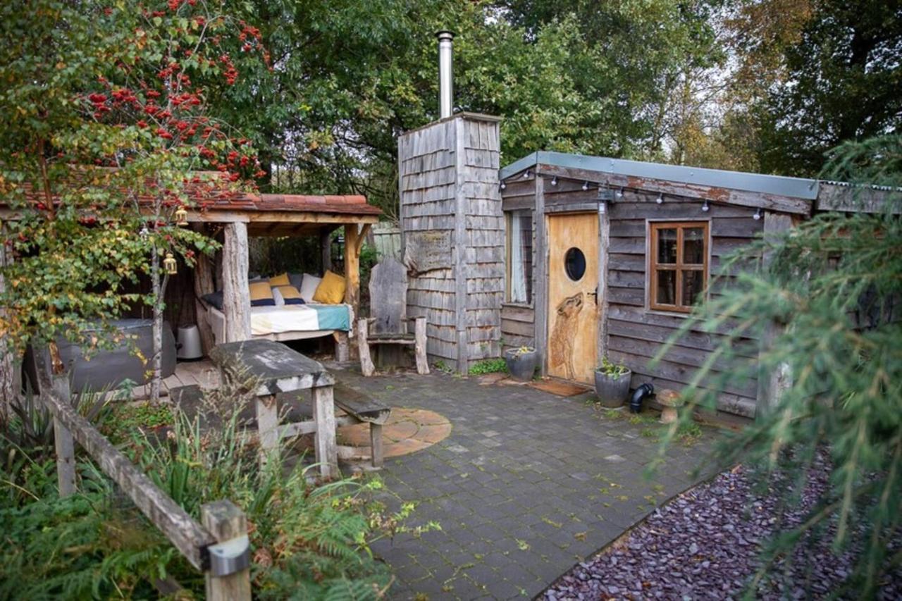 Charming 2-Bed Cabin In Sutton Coldfield Exterior photo